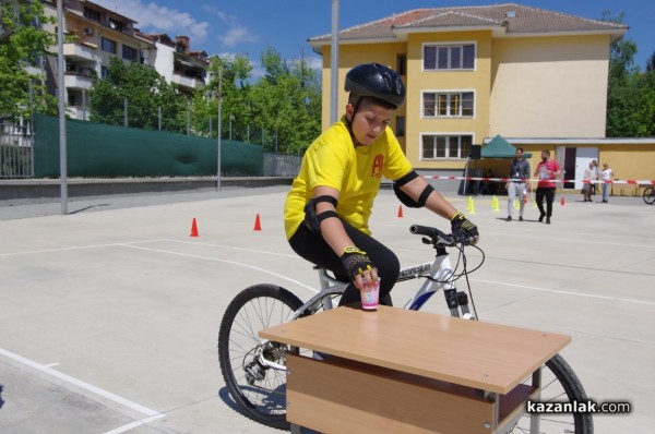 Отборите на СУ „Екзарх Антим I” и ПГТТМ победиха в състезанието по безопасност на движението