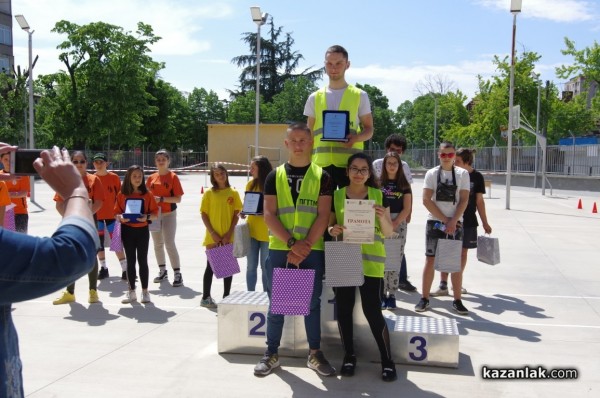 Отборите на СУ „Екзарх Антим I” и ПГТТМ победиха в състезанието по безопасност на движението