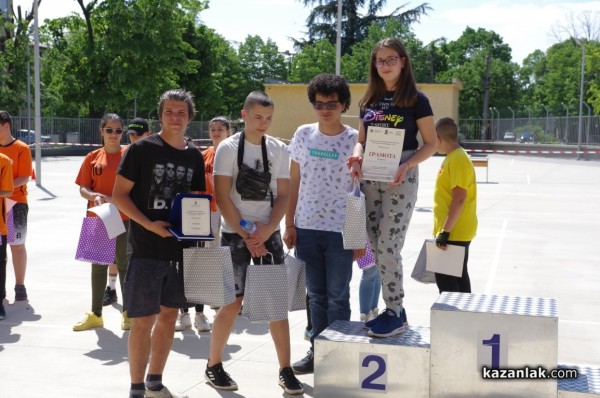 Отборите на СУ „Екзарх Антим I” и ПГТТМ победиха в състезанието по безопасност на движението