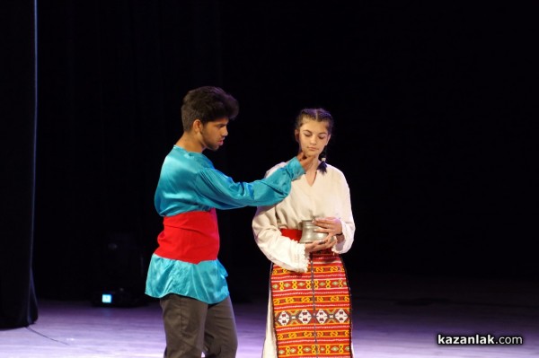 На 65-та си годишната ПГТТМ изпрати своите 78 абитуриенти