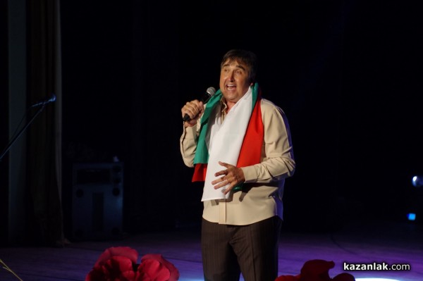 На 65-та си годишната ПГТТМ изпрати своите 78 абитуриенти