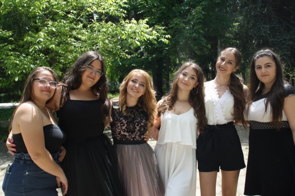 44 абитуриенти изпрати ПГЛПТ днес