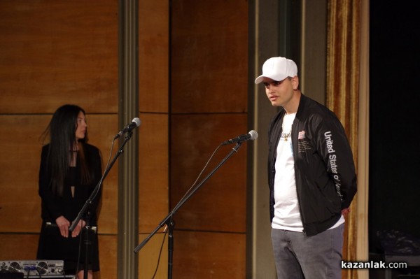 На 65-та си годишната ПГТТМ изпрати своите 78 абитуриенти