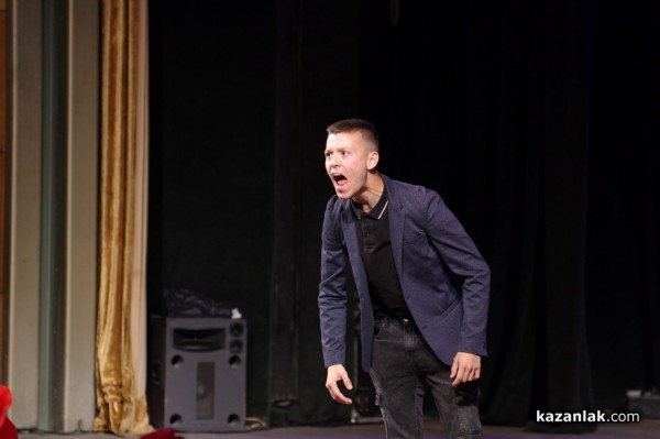 На 65-та си годишната ПГТТМ изпрати своите 78 абитуриенти