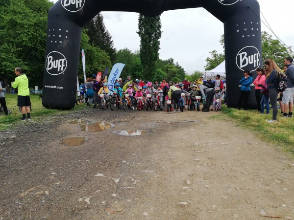 Казанлъчани окупираха стълбичката в щафетното бягане на Спици и бодли 2021