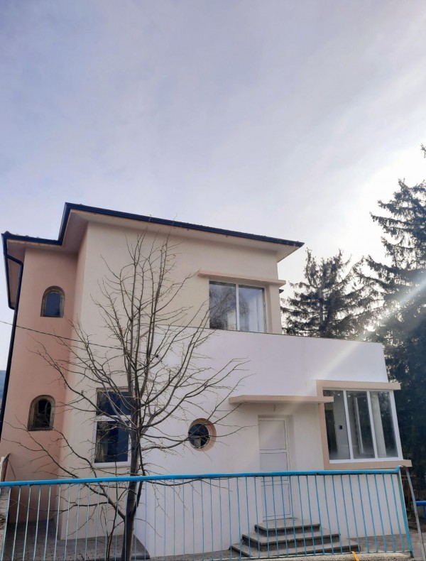 Здравната служба в Шипка вече обновена и работи