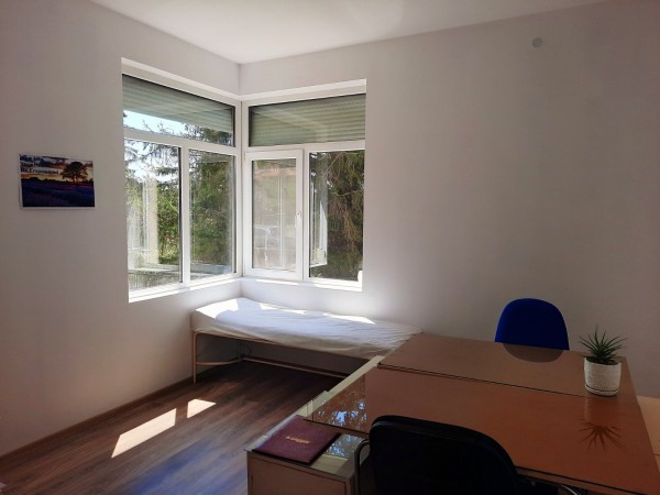 Здравната служба в Шипка вече обновена и работи