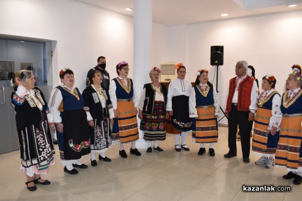 Уникална изложба представя красотата на български бежански носии 