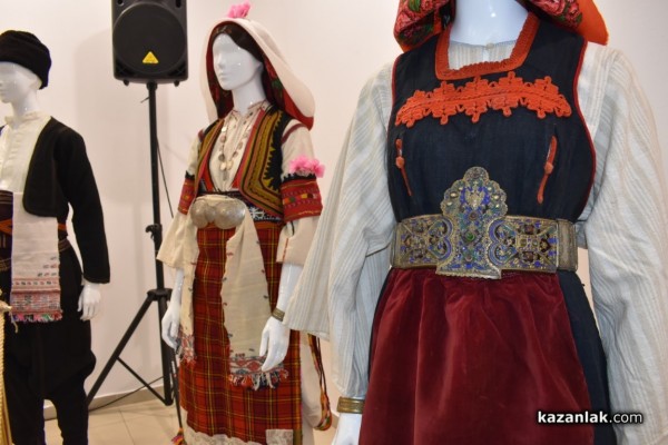 Уникална изложба представя красотата на български бежански носии 