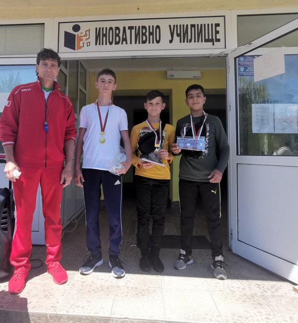 С празничен крос учениците на ОУ “Св. Паисий Хилендрски“ отбелязаха 24 май