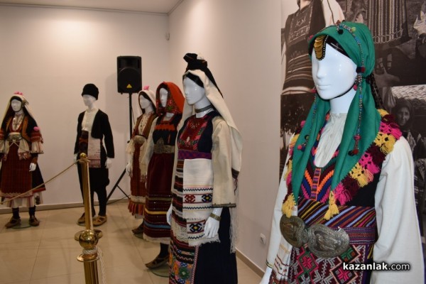 Уникална изложба представя красотата на български бежански носии 