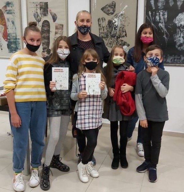 Двама педагози с най-високо отличие за своя труд