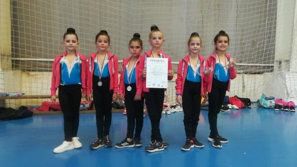 Шампионска и вицешампионска титла, и още куп медали за грациите ни