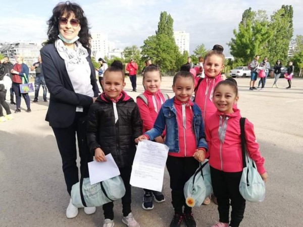 Шампионска и вицешампионска титла, и още куп медали за грациите ни