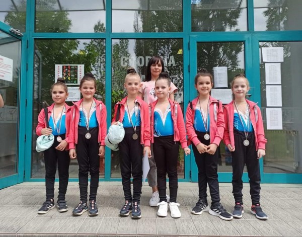 Шампионска и вицешампионска титла, и още куп медали за грациите ни