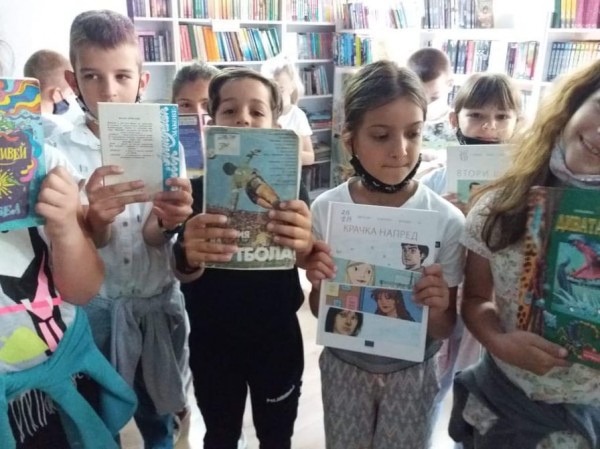 Първолаци от ОУ “Кулата“ гостуваха на библиотеката