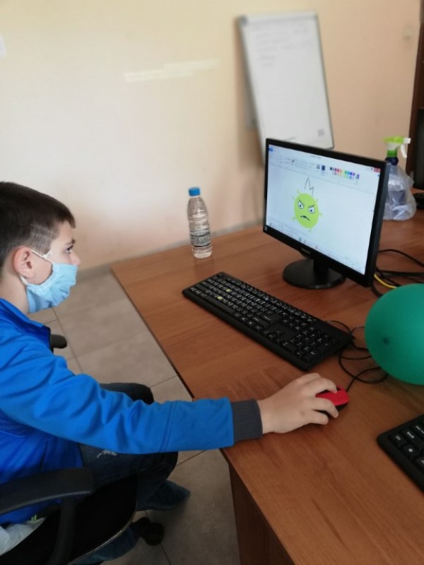 Лятна академия по програмиране и роботика