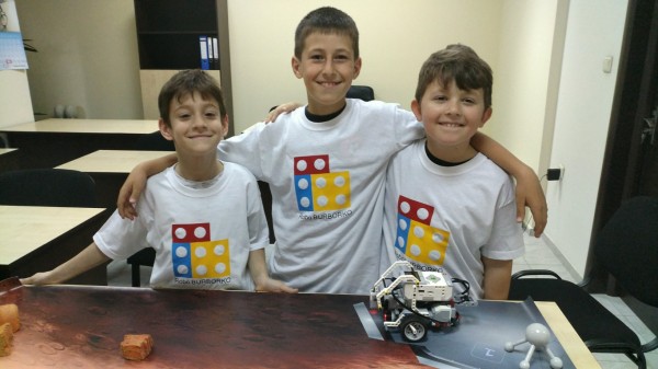 Лятна академия по програмиране и роботика