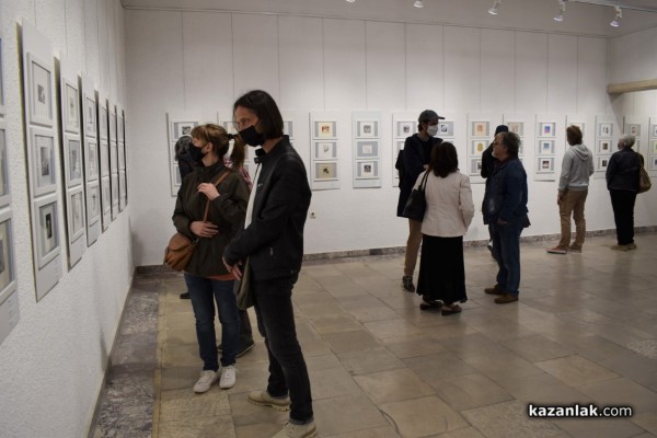 158 художници от 36 страни участваха в изложбата „Минипринт”