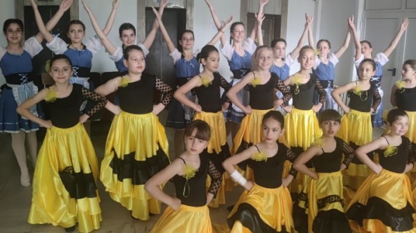 Балерините ни триумфираха на сцената на Националния дворец на децата