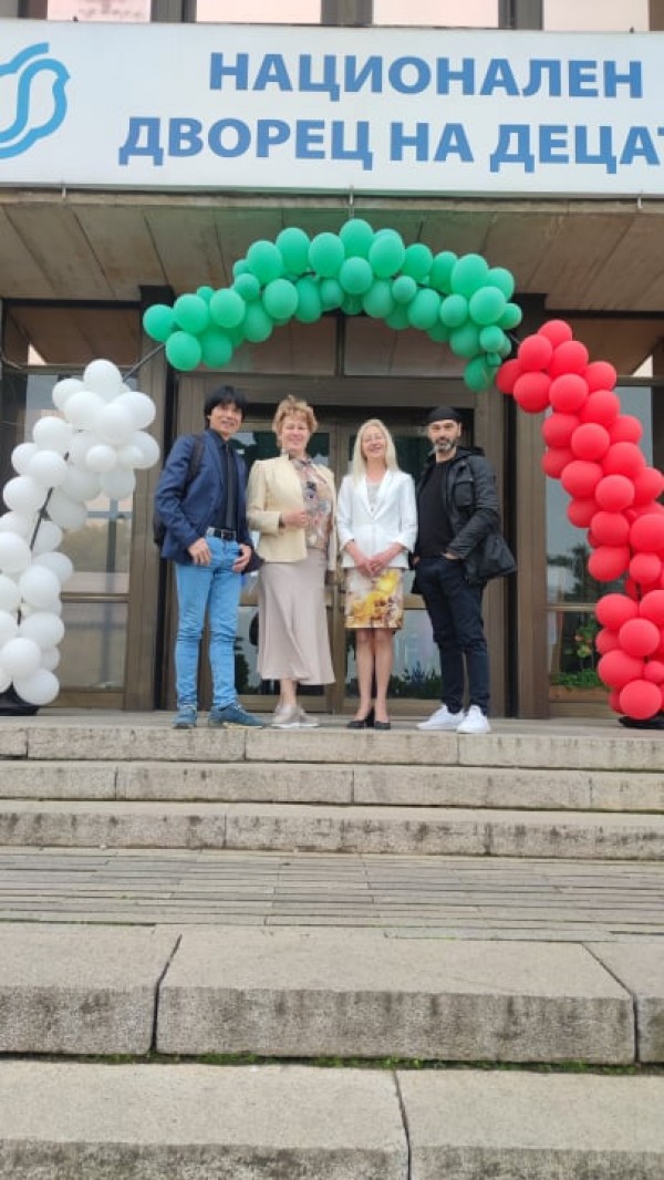 Балерините ни триумфираха на сцената на Националния дворец на децата