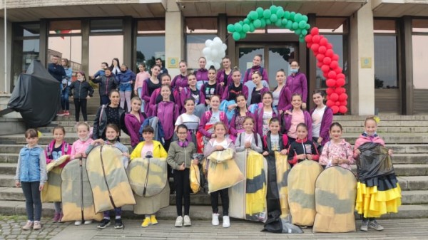 Балерините ни триумфираха на сцената на Националния дворец на децата