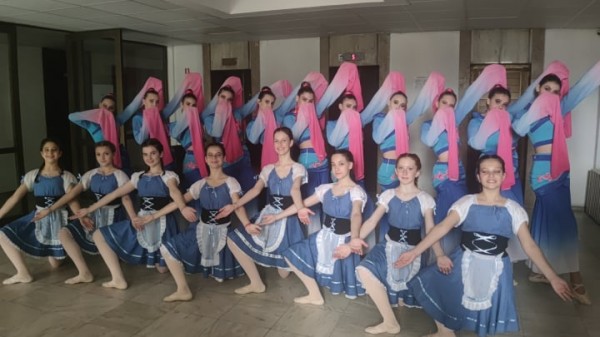 Балерините ни триумфираха на сцената на Националния дворец на децата