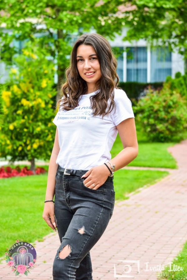 Вижте кои са претендентките за Царица Роза Павел баня