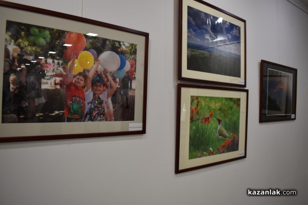 Казанлъшки таланти разкриха живопис и красота в „Долината в обектива“