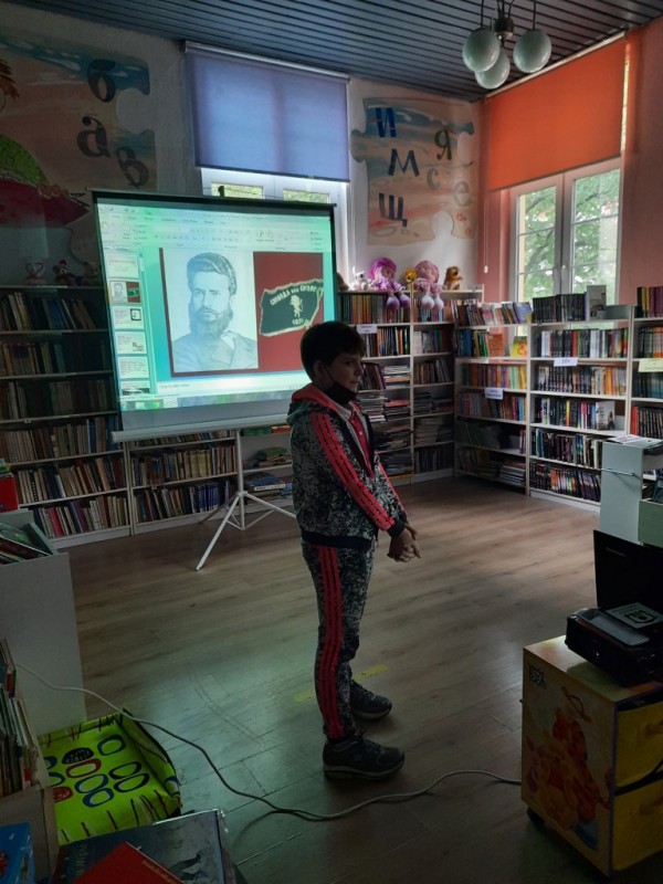 Библиотеката се напълни с ученици за урок по родолюбие