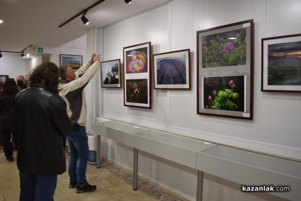 Казанлъшки таланти разкриха живопис и красота в „Долината в обектива“