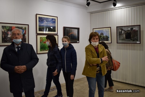 Казанлъшки таланти разкриха живопис и красота в „Долината в обектива“