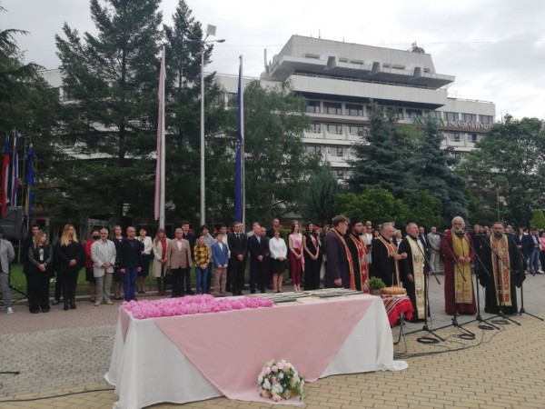 В деня на Казанлък Кметът отличи видни казанлъчани за голям принос към града през 2020 г.