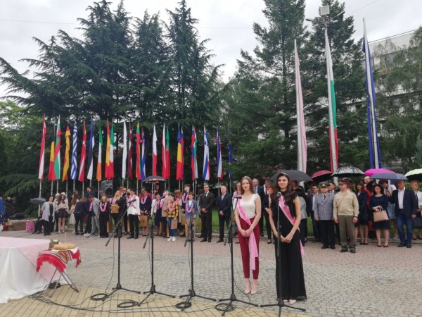 В деня на Казанлък Кметът отличи видни казанлъчани за голям принос към града през 2020 г.