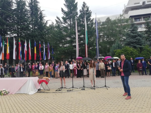 В деня на Казанлък Кметът отличи видни казанлъчани за голям принос към града през 2020 г.