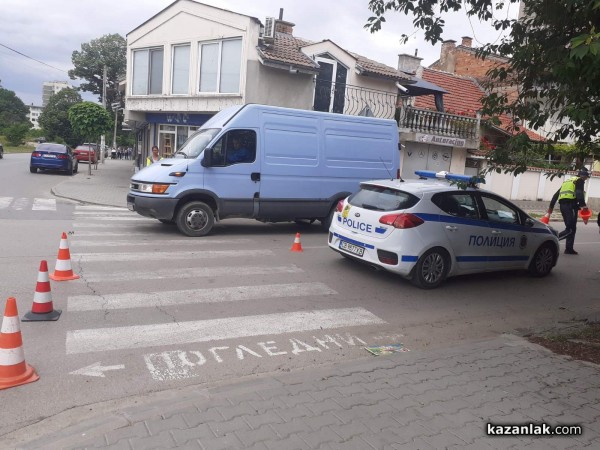 Момиче се заби в дърво, заради отнето предимство