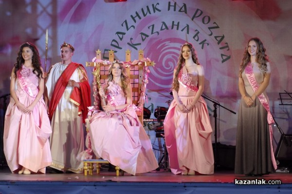 Царица Роза 2021 Александра Хаджихристова получи своята корона на специална церемония