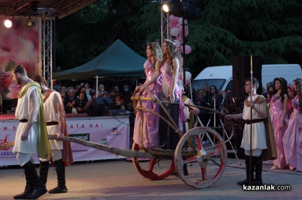 Царица Роза 2021 Александра Хаджихристова получи своята корона на специална церемония