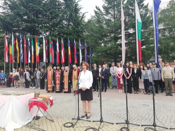 В деня на Казанлък Кметът отличи видни казанлъчани за голям принос към града през 2020 г.