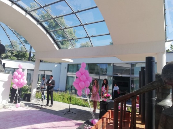 Изложение на парфюми и продукти от етерични масла и тематична научна конференция в Музея на розата