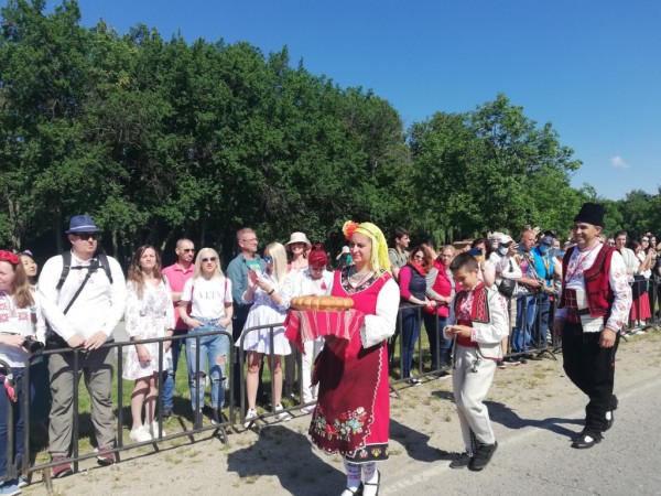 Казанлък празнува кулминацията на 118-тия Празник на розата