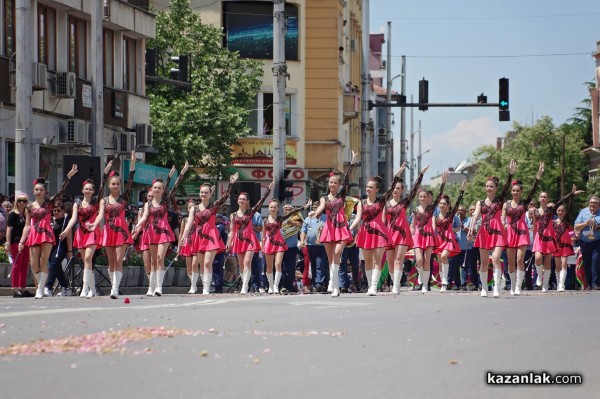 Шествие - Дефиле на аромата и красотата