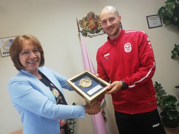 Кметът на Казанлък към ФК „Розова долина“: Купата трябва да вдъхновява младите!