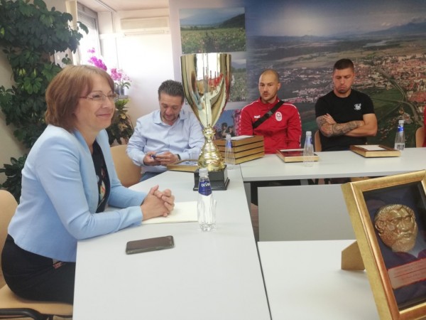 Кметът на Казанлък към ФК „Розова долина“: Купата трябва да вдъхновява младите!