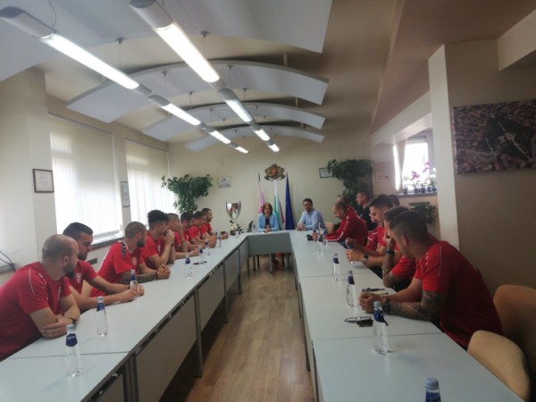 Кметът на Казанлък към ФК „Розова долина“: Купата трябва да вдъхновява младите!