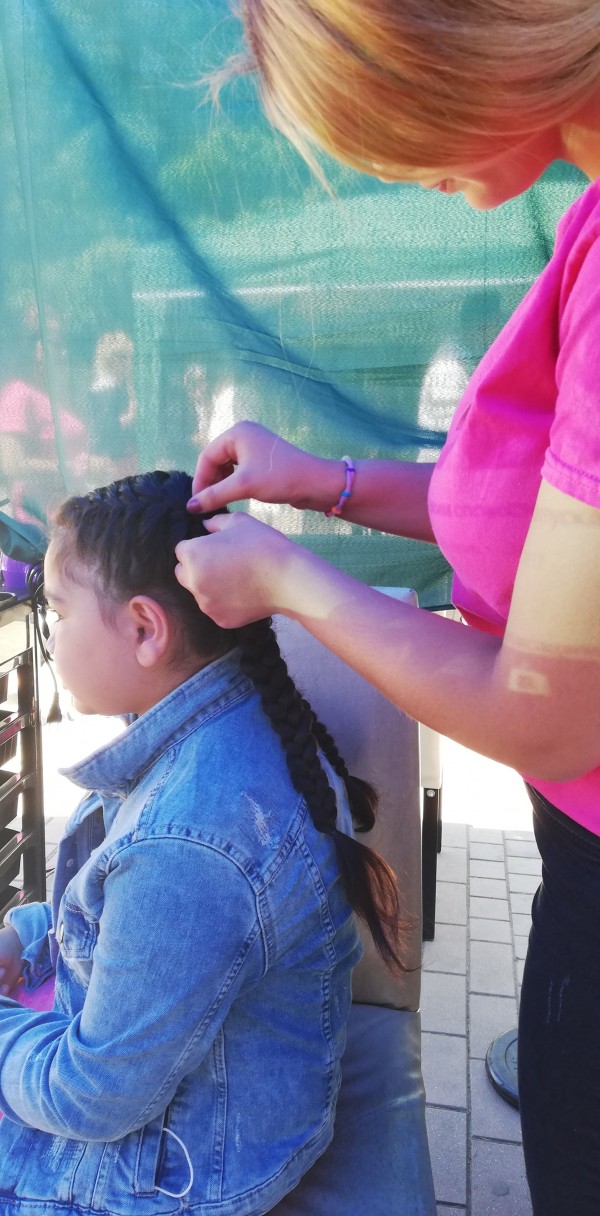 Безплатни прически от учениците на ПГ „Акад. Петко Стайнов“ 