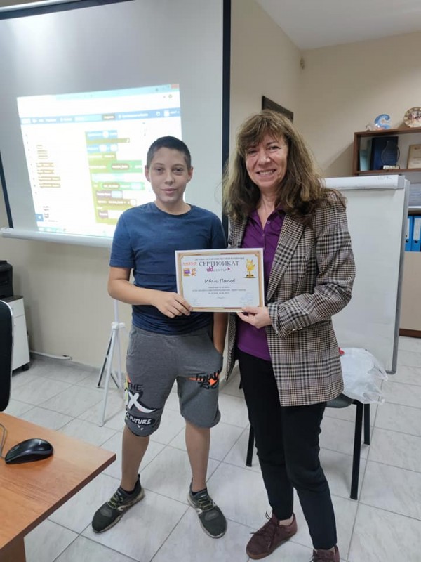 Децата от „ИКТ Център“ на призови места на IT Знайко