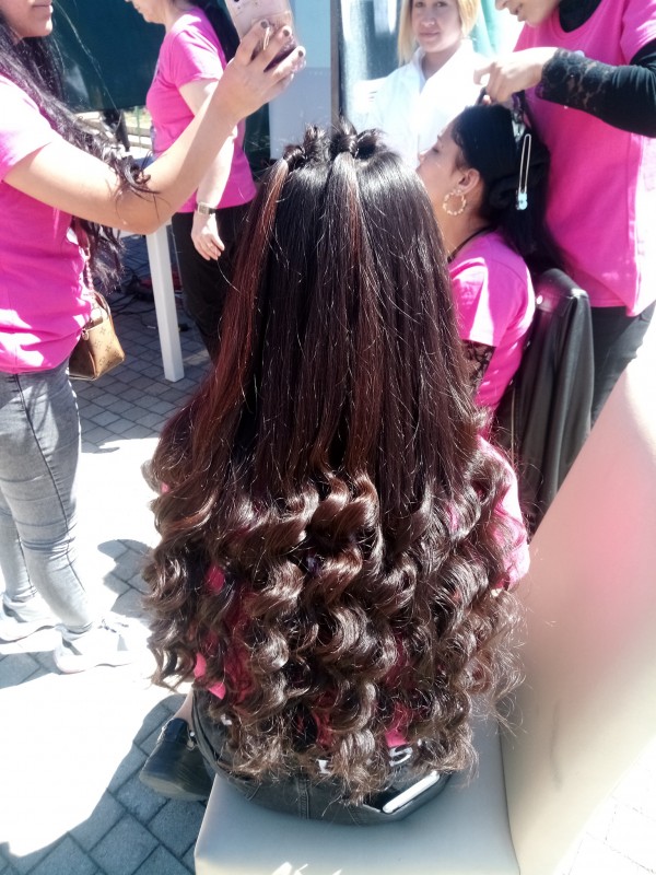 Безплатни прически от учениците на ПГ „Акад. Петко Стайнов“ 