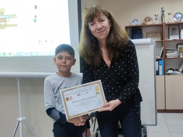 Децата от „ИКТ Център“ на призови места на IT Знайко