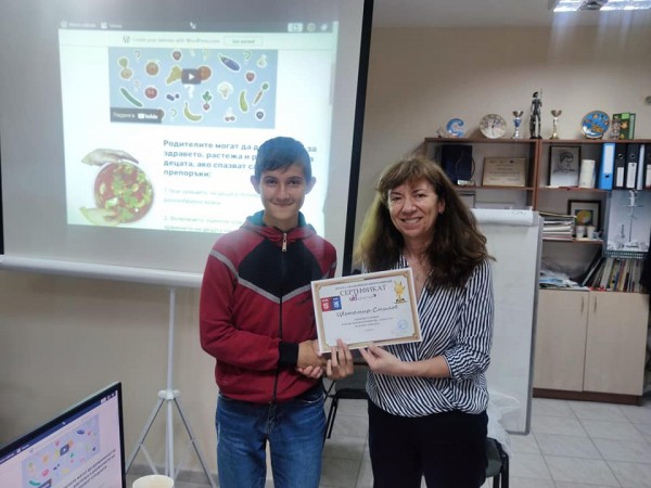 Децата от „ИКТ Център“ на призови места на IT Знайко